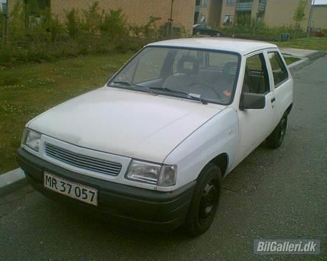 Opel Corsa A - Skrottet billede 2