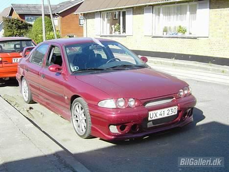 Ford mondeo 2.0i *solgt* billede 5