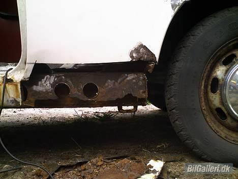 Volvo Amazon 121 "Solgt" - Skære ...skære... og så var der hul... billede 12