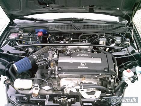 Honda civic vti 4dørs solgt billede 6