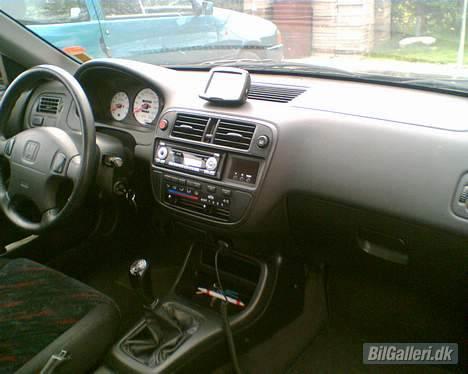 Honda civic vti 4dørs solgt billede 8