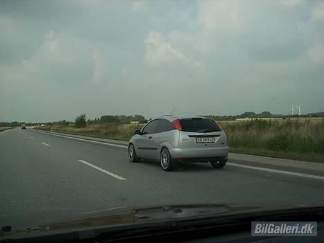 Ford Focus 2.0 trend (solgt) billede 16