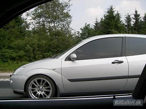 Ford Focus 2.0 trend (solgt) billede 17