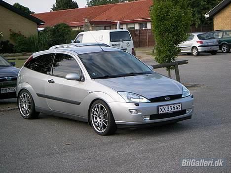 Ford Focus 2.0 trend (solgt) billede 18