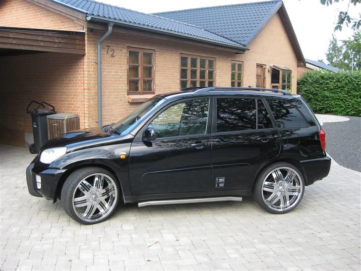 Toyota Rav4 - Fordi livet er for kort til 18" ----> billede 1