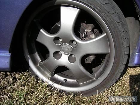 Opel ~Vectra~ 2.0i 16v - SOLGT - mine viper fælge.. i koks grå med perlemor rød.. one of a kinde billede 8