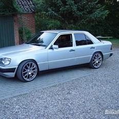 Mercedes Benz 300D Turbo