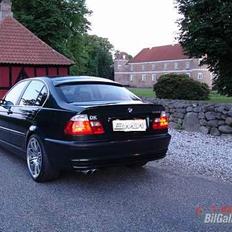 BMW 330i
