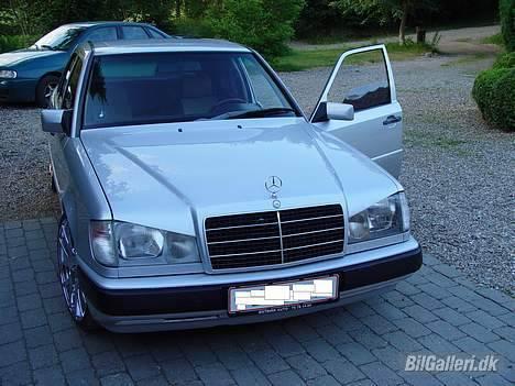 Mercedes Benz 300D Turbo billede 3