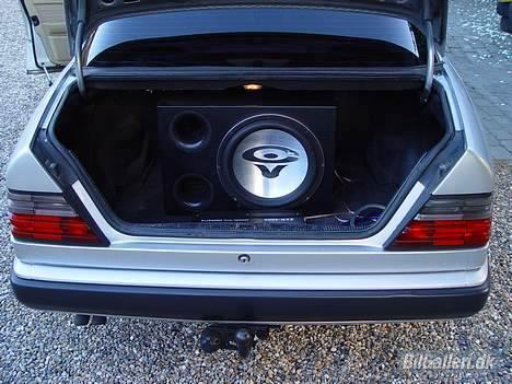 Mercedes Benz 300D Turbo billede 4