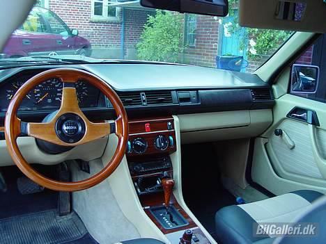 Mercedes Benz 300D Turbo billede 6