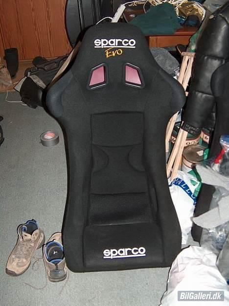 Citroën AX sport (SOLGT)  - De nye sæder der kom i (lige så dyre som bilen ;)) billede 4