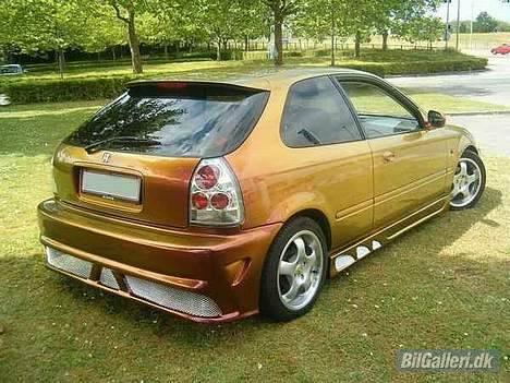 Honda Civic  Solgt - Med gammle fælger billede 4