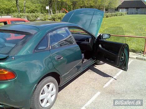 Mazda 323 F 6/98 Solgt.. billede 1