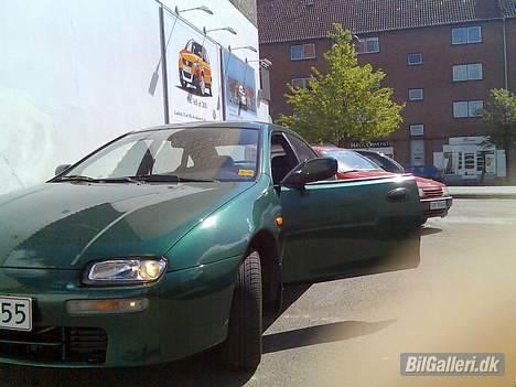 Mazda 323 F 6/98 Solgt.. billede 3