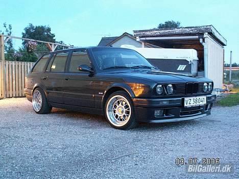 BMW  E30 2,7touring Alpina B3 - lidt utydeligt men hvad fanden den ser jo godt ud. den er lige blevet hævet det er for dyrt når den er for lav billede 17