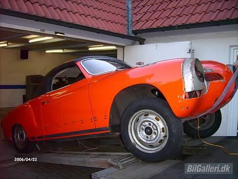 VW Karmann Ghia Cabriolet - stille og roligt ind i varmen billede 2