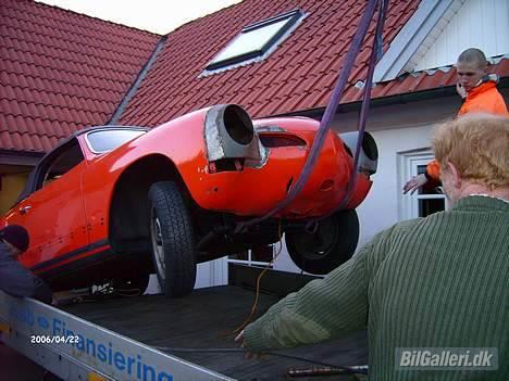 VW Karmann Ghia Cabriolet - kanon med en kran, når bilen ingen styrestænger har billede 4