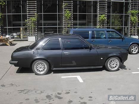 Opel ascona b tidl bil - nye fælge på, syntes de passer bedre til alderen... billede 7