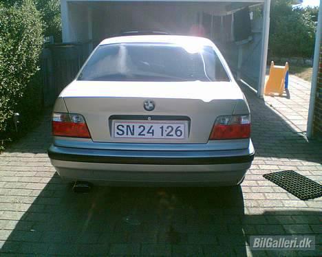 BMW 325i solgt billede 2