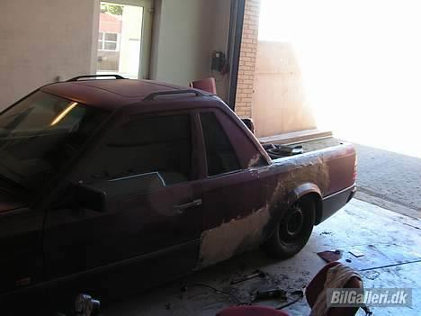 Mercedes Benz 124  pick up  billede 3