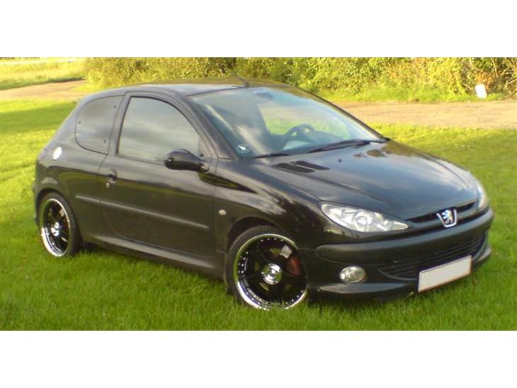 {{currentPhoto.altText}} billede {{currentPhoto.number}}