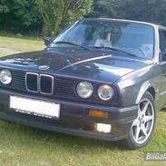 BMW 320 i ***Solgt***