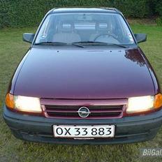 Opel Astra 1.6i (Solgt) $