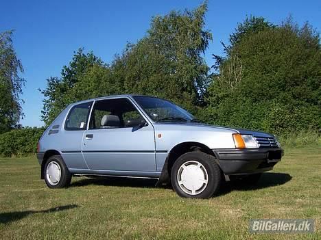 Peugeot 205 XR 1.4 billede 2
