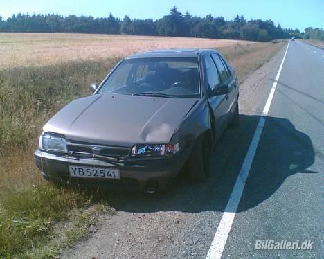 Nissan Sunny *død* - Så´en sku´ min lille baby altså ende.. Piv (taget den 16/7-2006 omkring kl 15.00) billede 18