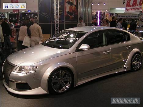 VW Passatàn SOLGT - Her er wide-body - storebror... billede 6