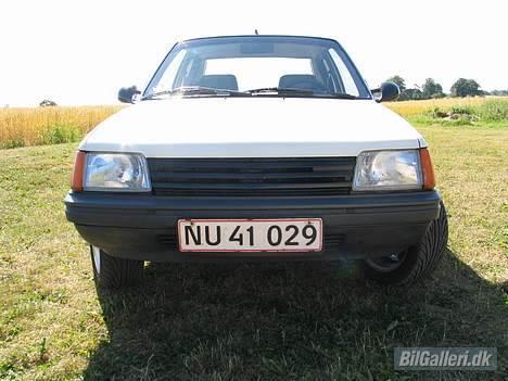 Peugeot 205 XR *SOLGT* billede 2