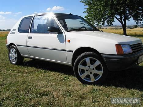 Peugeot 205 XR *SOLGT* billede 3