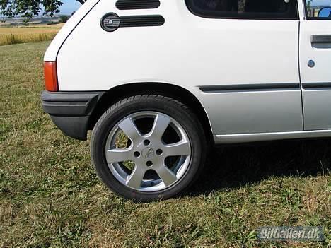 Peugeot 205 XR *SOLGT* billede 4