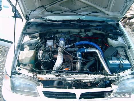 Toyota Carina E 2.0 GLI - Det trænger lige til lidt knofedt billede 6