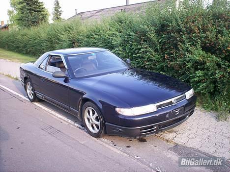 Mazda Eunos Cosmo - Ja sådan ser den altså ud... billede 1