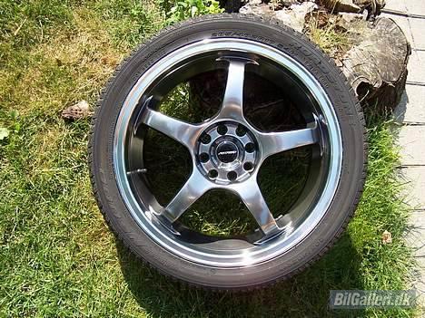 Toyota Corolla 1,3 XLi *DØD* :O( - Ja de skulle have siddet på nu men da det er et40 sidder de for langt ude så de skraber på billede 17