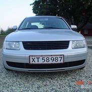 VW Passat 2.3 V5 **SOLGT**