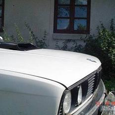 BMW                                       E30 323i