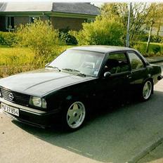 Opel Ascona B