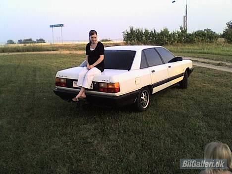 Audi 100 Prinsesse Berta SOLGT - Min gravide kone :D men hun blev hurtigt smidt ned igen... ingen FUCKING buler i fars prinsesse !  billede 9