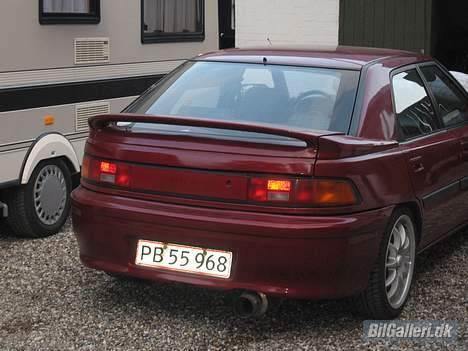 Mazda 323F væk - så blev spoileren malet og det ser ikke så ringe ud billede 9