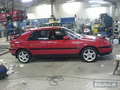 Mazda 323F BG Solgt billede 3