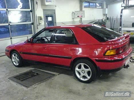 Mazda 323F BG Solgt billede 5