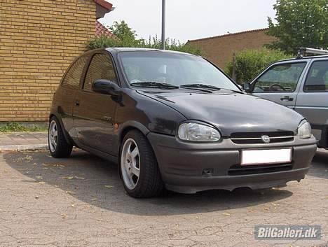 Opel Corsa 1.4i Sport *SOLGT* billede 2