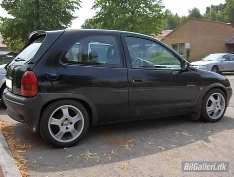 Opel Corsa 1.4i Sport *SOLGT* billede 3
