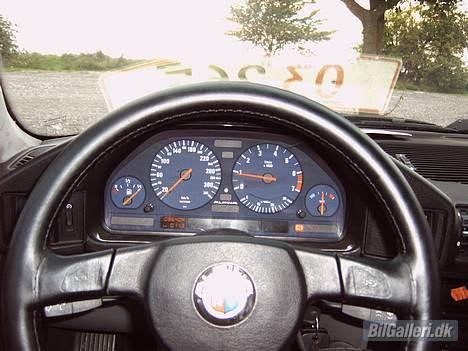BMW Alpina B10 3,5 - Rat og Instrument - bemærk farven og speedometeret  billede 3