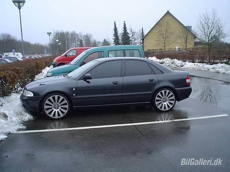 Audi A4 1,8 T *SOLGT* billede 10