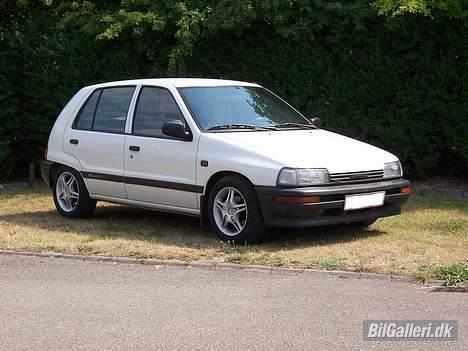 Daihatsu Charade CX 1.3i *SOLGT* - De gamle fælge <-> 14*6 - 4x100 - ET 38 - Til Salg - Giv et bud billede 5