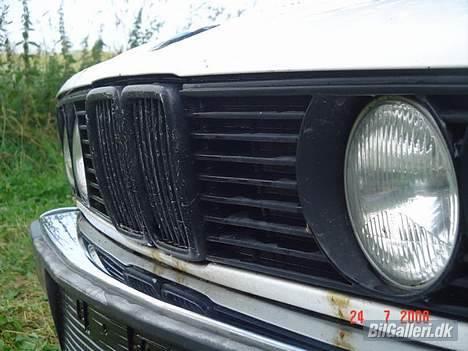 BMW                                       E30 323i billede 2
